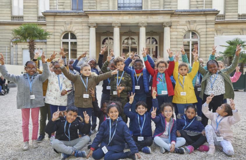 Photo de groupe d'enfants au musée Jacquemart André