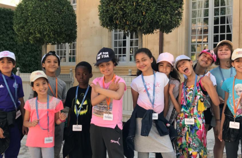 Photo de groupes d'enfants à l'Hôtel de Caumont