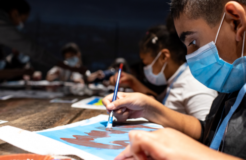Enfants qui dessinent
