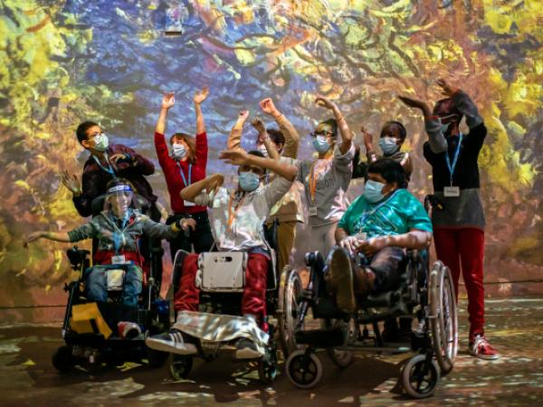 Enfants qui participent au parcours dansé