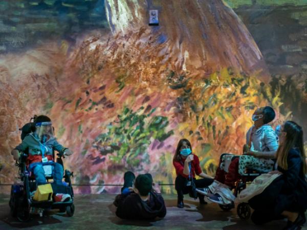 Enfants qui participent au parcours dansé