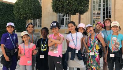 Photo de groupes d'enfants à l'Hôtel de Caumont