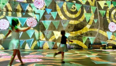 Enfants qui participent au parcours danse